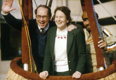 Governor and Ginny Thornburgh in hot air balloon at Pittsburgh Pirate opener, 1985